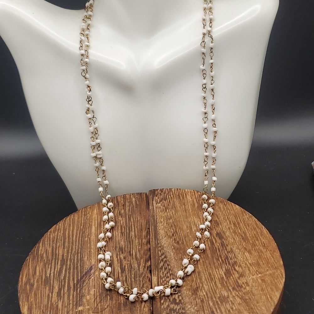 Floating White Beaded Necklace ‎N3105